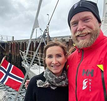 I HAVN: Thura hjalp Erik med den nye genakeren fra Rolly Tasker. I HAVN: Thura hjalp Erik med den nye genakeren fra Rolly Tasker.