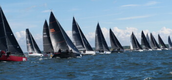 START: Tett på linja med 31 raske båter i klasse C. START: Tett på linja med 31 raske båter i klasse C.