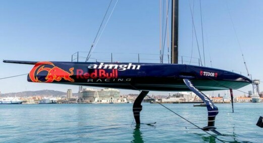 Alinghi Red Bull i gang med AC trening i Barcelona