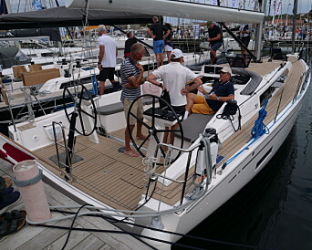 X4.3: Bredere akterskip gir en større cockpit. X4.3: Bredere akterskip gir en større cockpit.