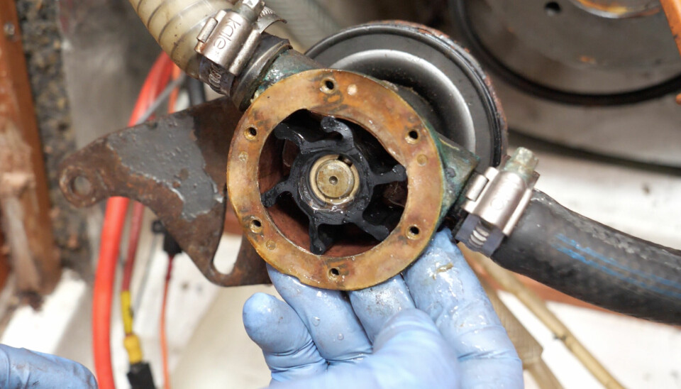 PÅ PLASS: Impellerhjulet monteres med smøremiddel. Hjulet skal holde minst tre år.