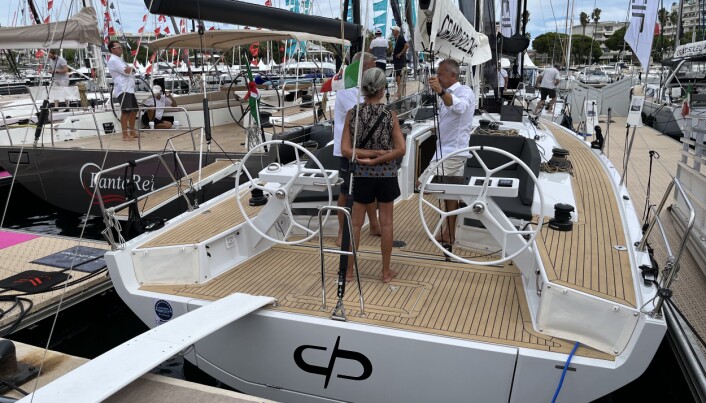 COCKPIT: Grand Soleil 40 presenteres uten cockpitbord. Båten har seks store vinsjer. COCKPIT: Grand Soleil 40 presenteres uten cockpitbord. Båten har seks store vinsjer.