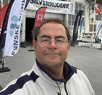 DANMARK: Ole-Petter Laksholm foran regattakontoret i Svenborg. DANMARK: Ole-Petter Laksholm foran regattakontoret i Svenborg.