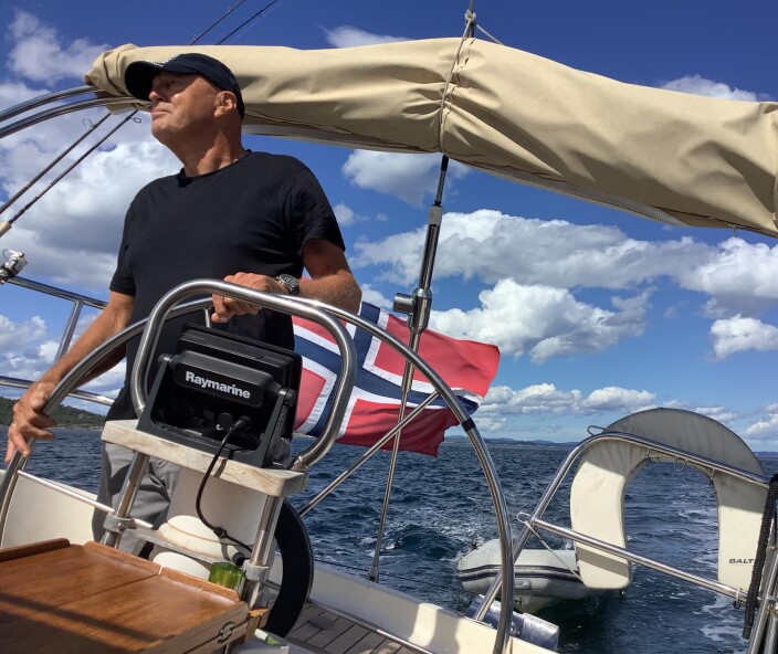 PÅ TUR: Husby elsker å skru av motoren, men unngår å krysse opp mot vinden. PÅ TUR: Husby elsker å skru av motoren, men unngår å krysse opp mot vinden.