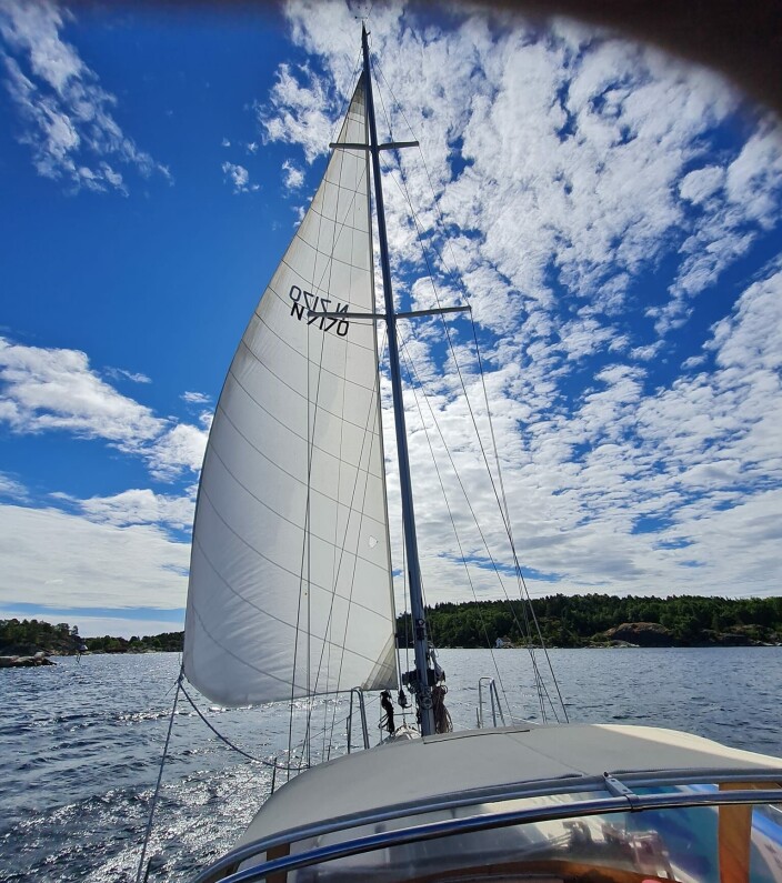 CRUISING: Dette er ferieseiling slik Husby liker det. Uten en bom som bare er i veien. CRUISING: Dette er ferieseiling slik Husby liker det. Uten en bom som bare er i veien.