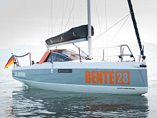 MODERNE: Bente 28 er ikke større enn Maxi 84, men har cockpit som en 36 foter og innredning som en 31 foter. 28-foteren er helt unik i markedet, og perfekt for en som vil betale for å ha en moderne båt i kompakt størrelse.