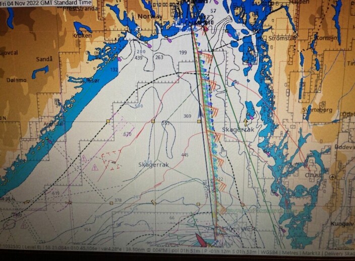 RUTE: Weatherrouting på Magdalhs PC. Den viser styrbord halser hele veien, og en liten omvei mot øst.