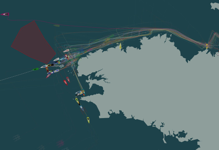 LY: De fleste IMOCA seiler inn i Biscaya for å komme syd av fronten som er på vei. LY: De fleste IMOCA seiler inn i Biscaya for å komme syd av fronten som er på vei.