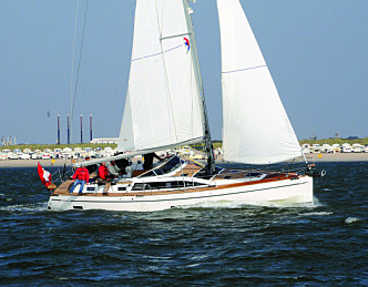Sunbeam 42.1 – Moderne sentercockpitbåt