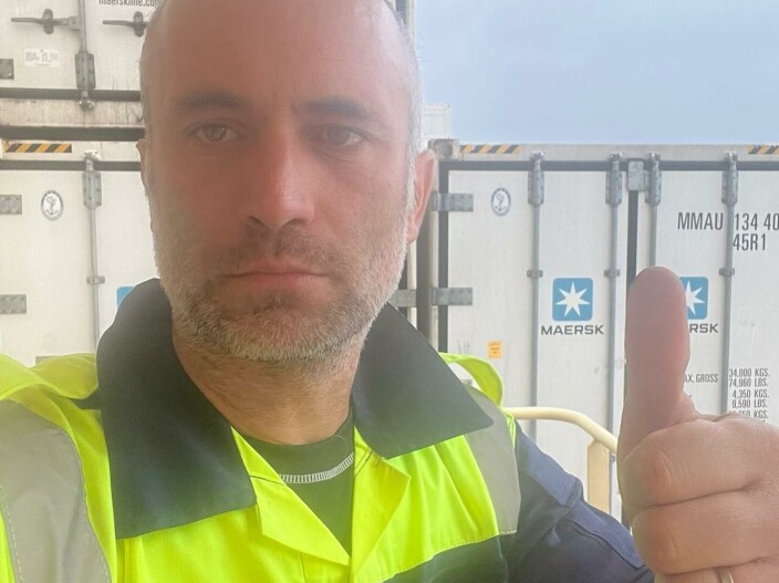 REDDET: Fabrice Amedeo trygt om bord i lasteskipet. REDDET: Fabrice Amedeo trygt om bord i lasteskipet.