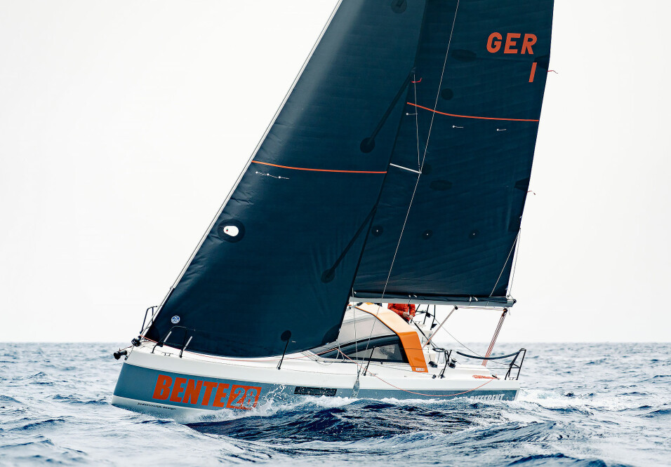 MODERNE: Bente 28 er ikke større enn Maxi 84, men har cockpit som en 36 foter og innredning som en 31 foter. 28-foteren er helt unik i markedet, og perfekt for en som vil betale for å ha en moderne båt i kompakt størrelse.