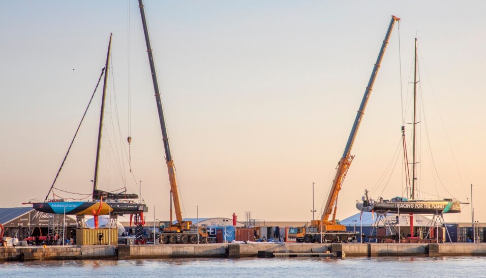 SJEKK: Alle båter har blitt grundig sjekket i den siste tiden i Alicante. Her en IMOCA og en VO65 på land. SJEKK: Alle båter har blitt grundig sjekket i den siste tiden i Alicante. Her en IMOCA og en VO65 på land.