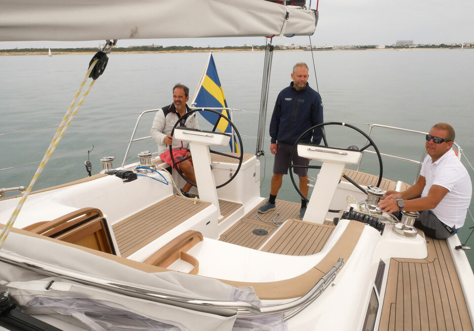 LINJETT39: Beskyttet cockpit med to ratt.