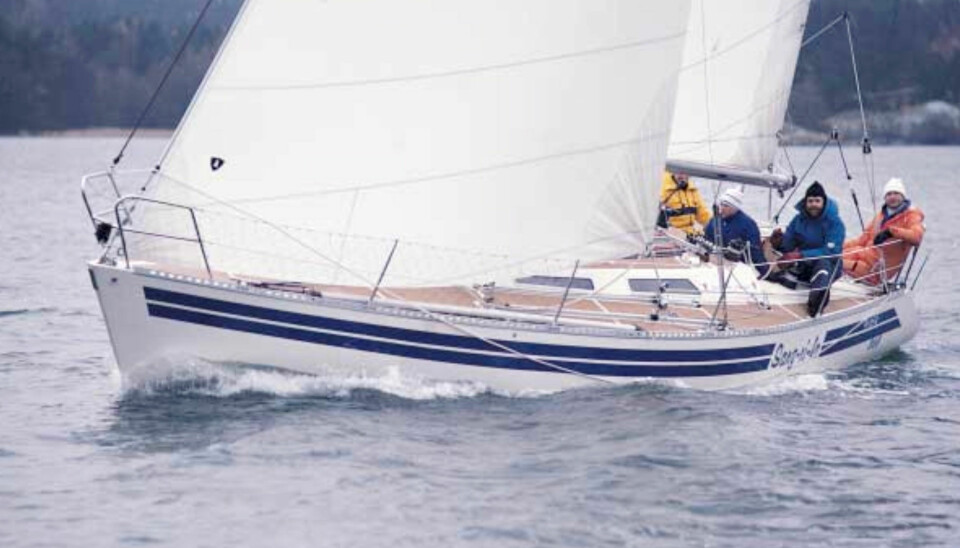 Wasa 360 er en harmonisk seil- båt som seiler lett, godt og raskt under alle forhold. Balansen er perfekt og den går godt i sjøen.
Rask familiebåt med sporty tilsnitt