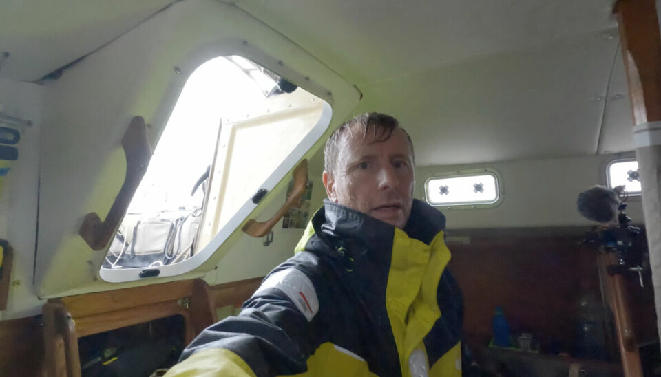 REDDET: Ian Herbert Jones (52) / UK / Tradewind 35 - 'PUFFIN' er plukket opp fra sin havarerte seilbåt i Sør Atlanterhavet.