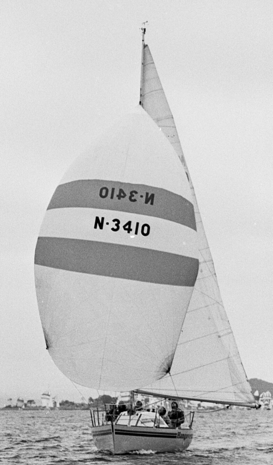 FIRST: «Hang Over» var en serieprodusert Beneteau-båt.