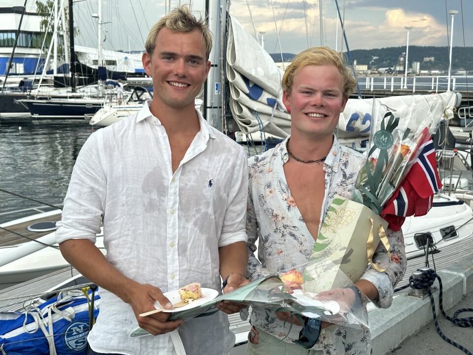 GIKK BRA: Etter å ha fått en skikkelig velkomst med Norske flagg, kake, blomster og bobler så sier gutta på «Beluga II» at turen stort sett har gått bra.