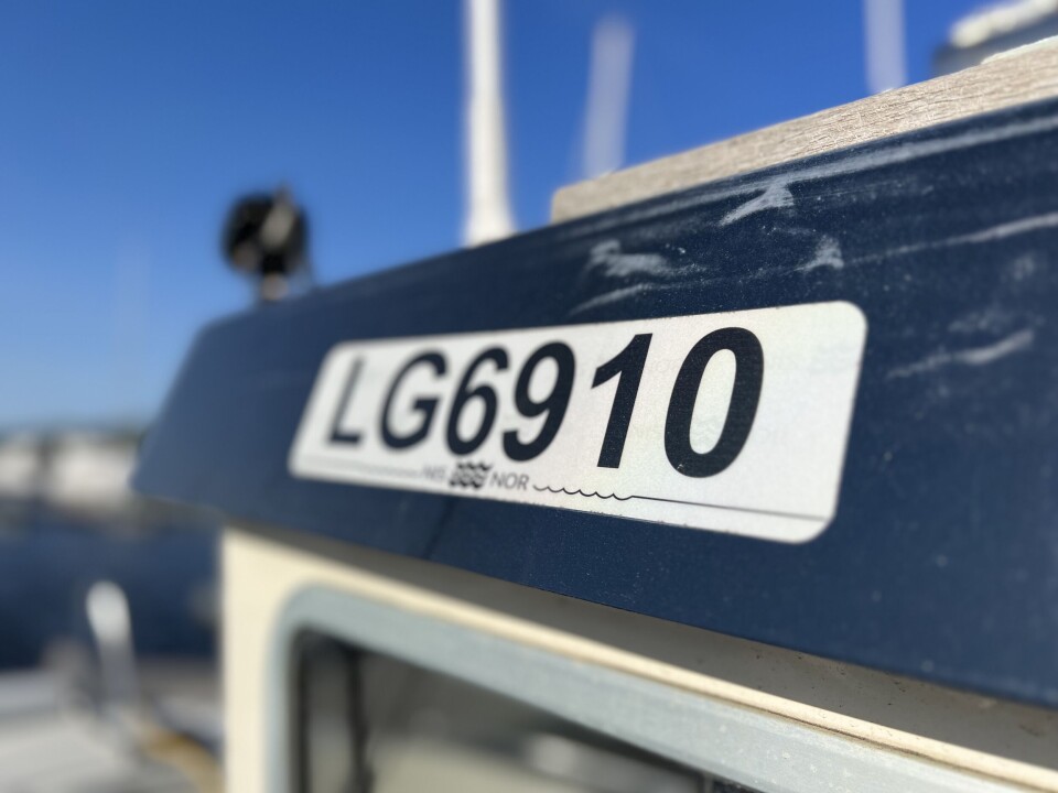 REGISTRERING: Registrering i Småbåtregisteret er nå frivillig, men er båten 15 meter eller større er den registreringspliktig i skipsregisteret. Spørsmålet om å etablere et obligatorisk småbåtregister har vært drøftet i mange år. FRIVILLIG: Registrering i Småbåtregisteret er nå frivillig, men er båten 15 meter eller større er den registreringspliktig i skipsregisteret.