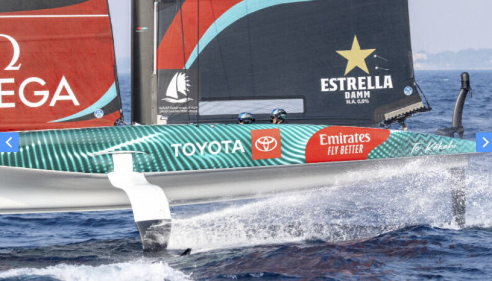 FOILER: Emirates Team New Zealand i AC40.