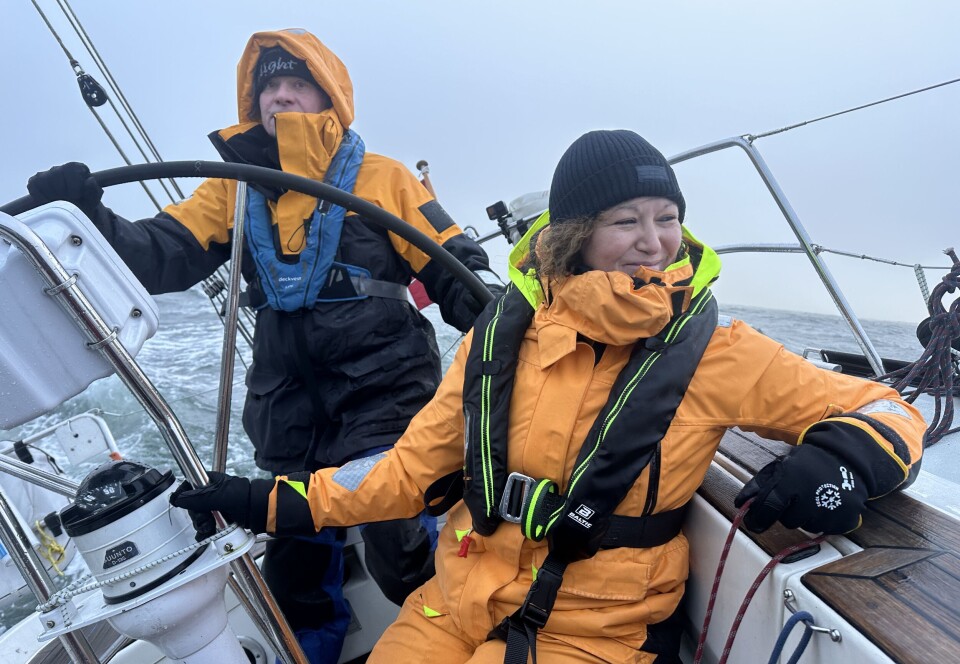 KULDE: Det gjelder å holde varmt under seiling i årets kalde måneder. Vinterseiling med X-362 «Xoco»