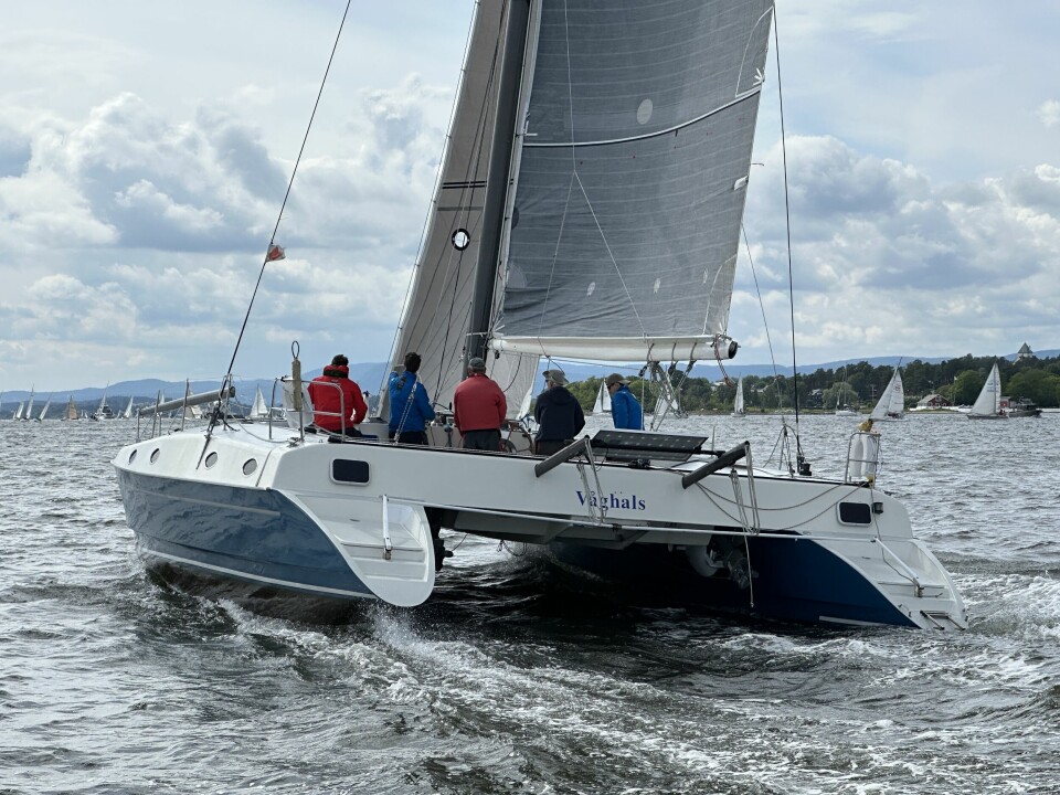 KJAPP: Noen båter er raskere enn andre. «Våghals» flyr ut fjorden.