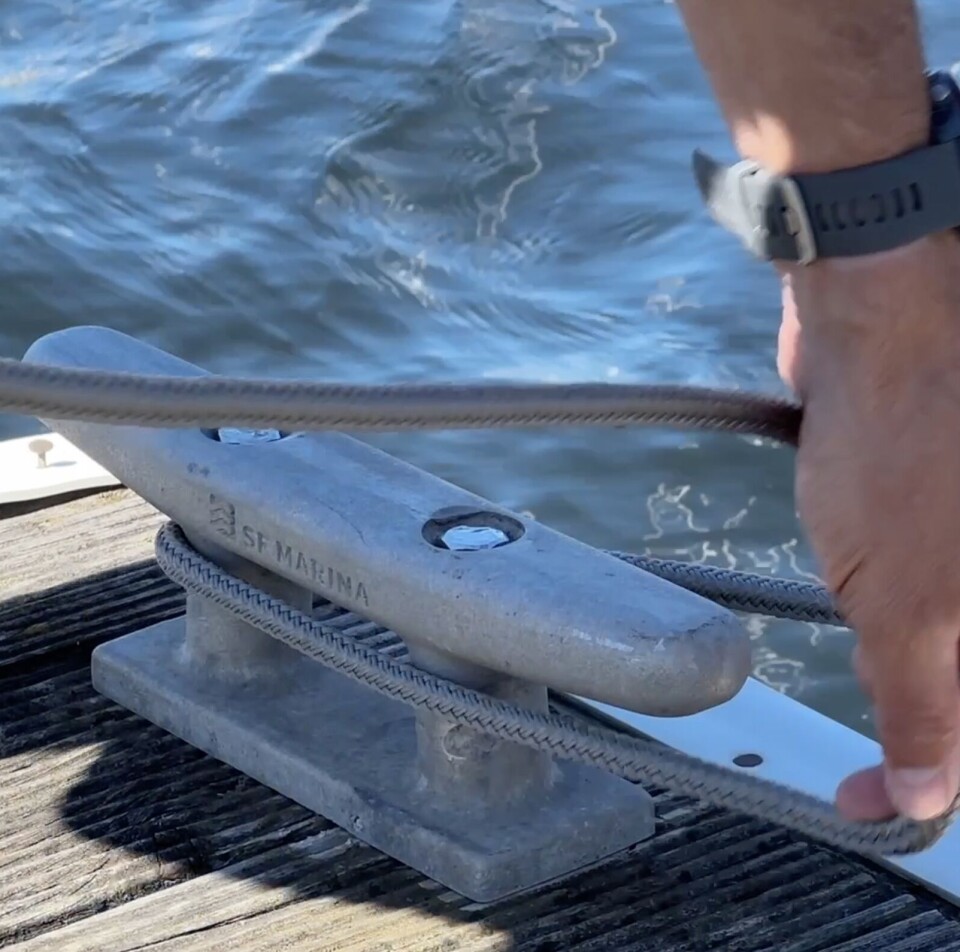 1: Start med å legg tauet en runde rundt først.