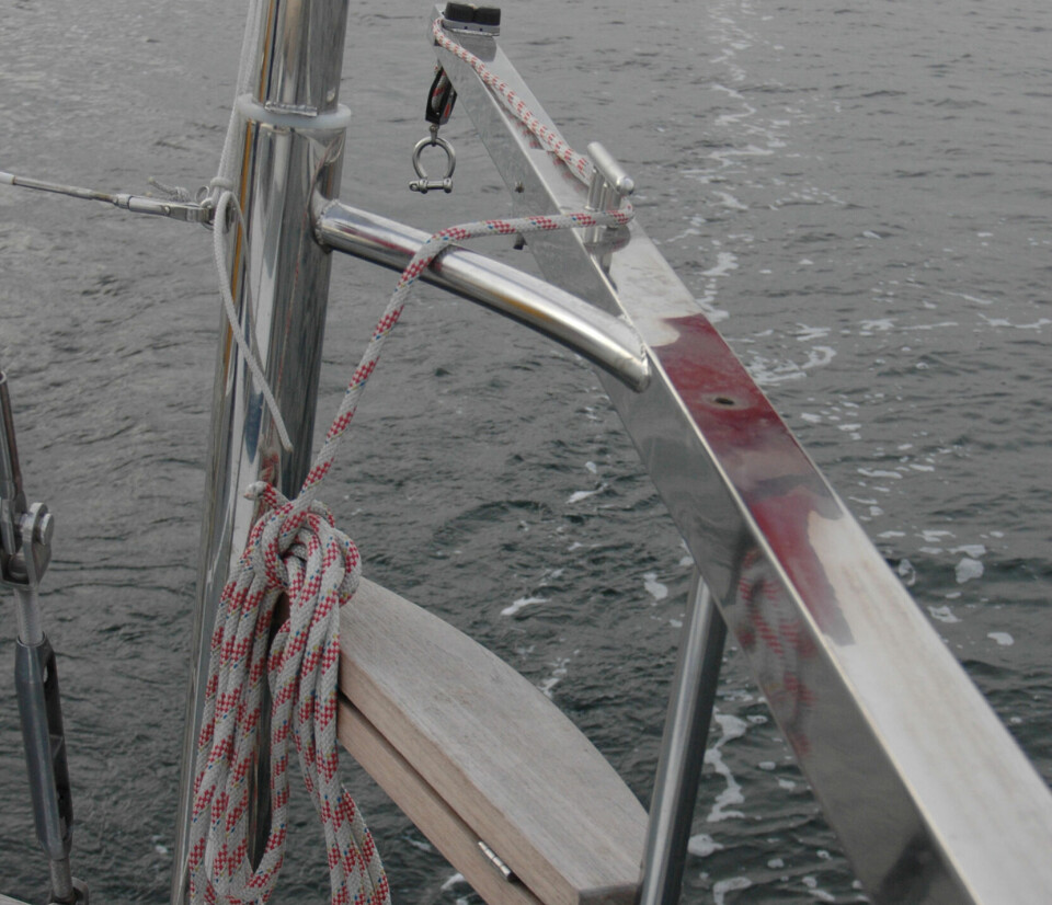 Davit til jolla er fiffig intigrert med pushpiten.