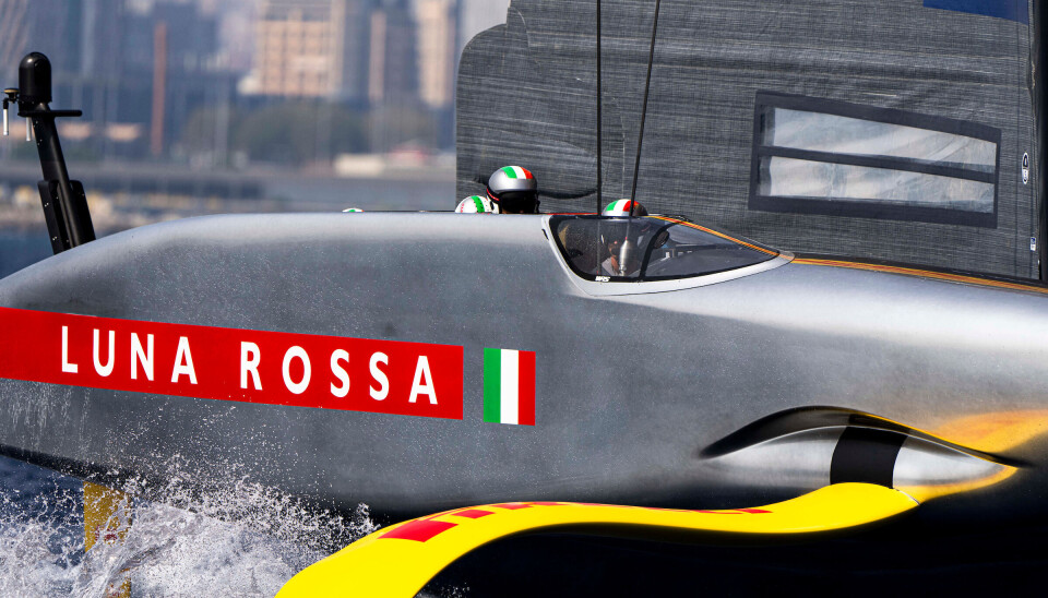 Louis Vuitton Cup: Luna Rossa Prade Pirelli vise gode takter