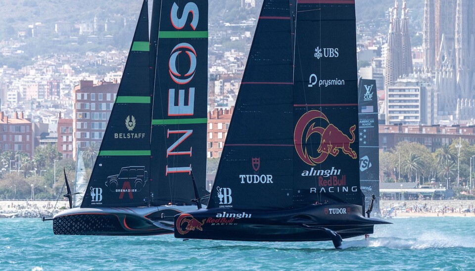 «INEOS Britannia» og «Alinghí Red Bull»