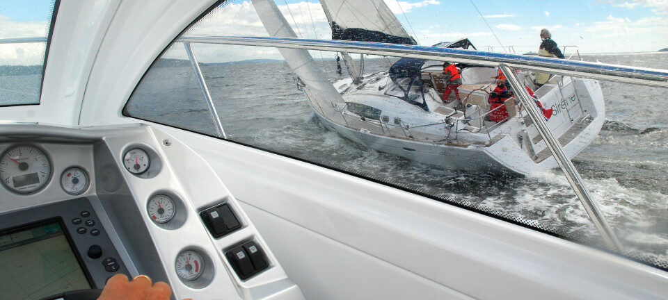 Test fra arkivet: Motorbåt mot seilbåt