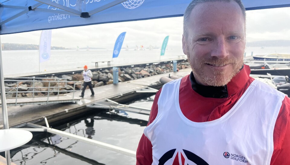 LEDER: Med tyvstart for Solingen tar Karl Otto Book ledesen før siste runde av innledende seilaser. I finalen blir det doble poeng.