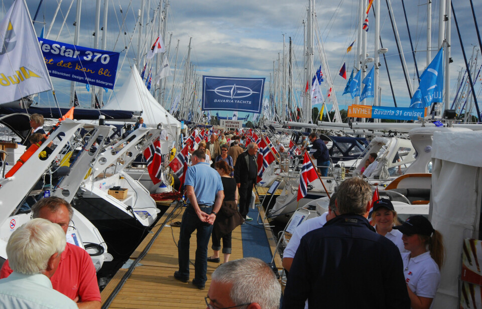 KADETTANGEN: Det var tett med folk på bryggene da Båter i Sjøen ble arrangert utenfor Sandvika.