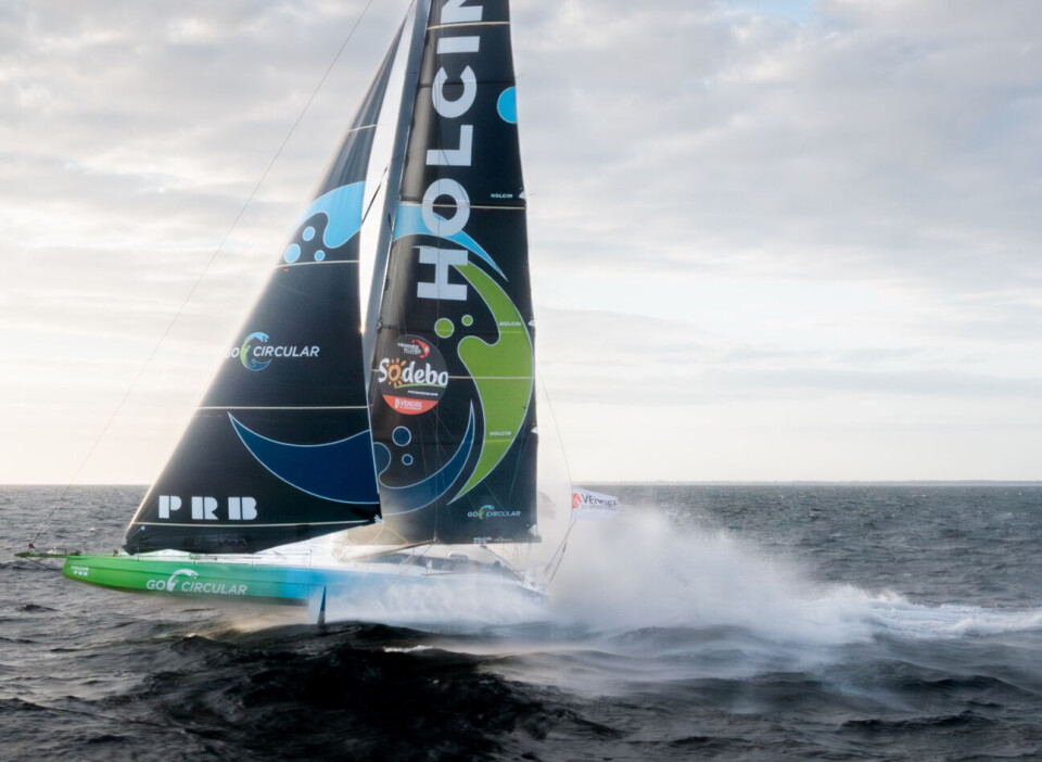REKORD: «Holcim - PRB» holder nå rekorden for enskrogsbåter både solo og med mannskap. Båten seilte også The Ocean Race. LORIENT, FRANCE - SEPTEMBER 5, 2024 : Holcim - PRB skipper Nicolas Lunven (FRA) is pictured training on September 5, 2024 off Lorient, France - Photo by Adrien Nivet / Polaryse