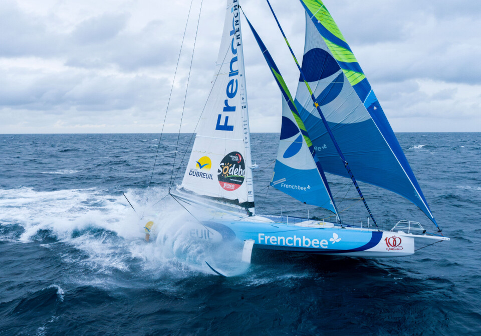 RASK: Båten til Simon, «Groupe Dubreuil», vant The Ocean Race under navnet «11th Hour» LES SABLES D’OLONNE, FRANCE - SEPTEMBER 11, 2024 : Groupe Dubreuil skipper Sébastien Simon (FRA) is pictured training on September 11, 2024 off Les Sables d'Olonne, France - Photo by Groupe Dubreuil Sailing Team