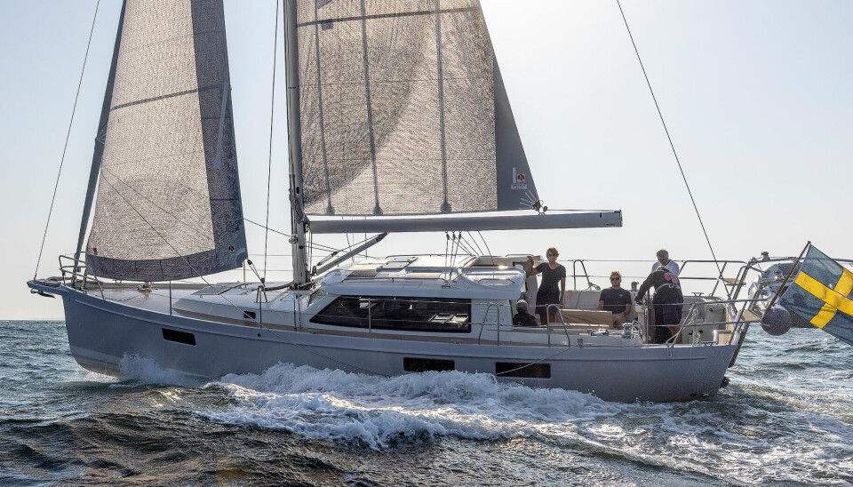 MOTORSEILER: Ingen har tegnet en dekkshusbåt med flottere linjer enn Gabriel Heyman.