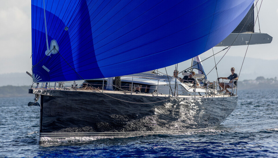 ELEGANSE: Contest 63 CS hadde det beste av rigg og dekksutstyr.