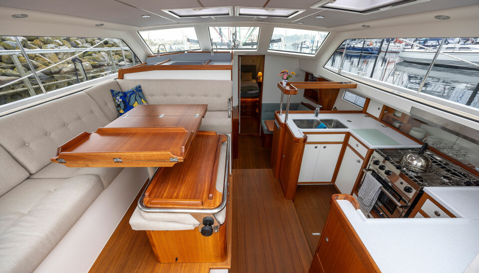 DEKKSHUS: I Heyman 42 er det ingen kjellefølelse. Også under dekk er det en rekke gjennomtenkte løsninger.