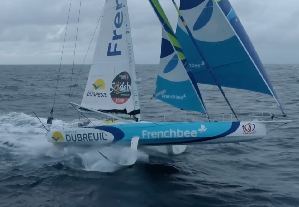 TRE: Sebastien Simon seiler den første av den nye generasjonen IMOCA, en båt utviklet for The Ocean Race. Båten er utviklet for mer kryss.