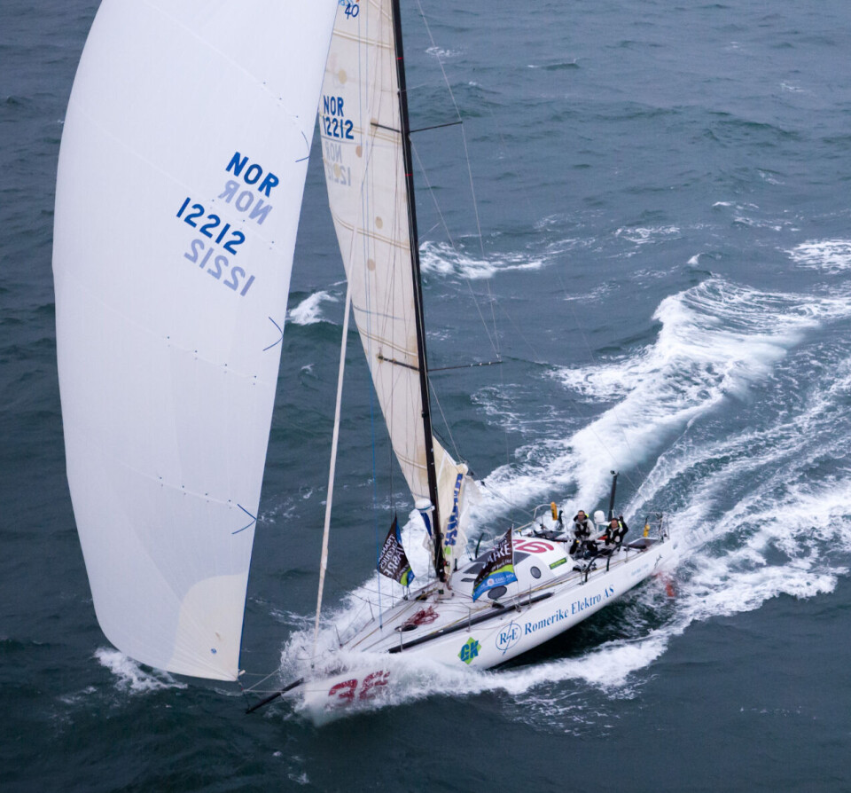 CLASS40: «Solo» var alt en generasjon for gammel de Simen og Rune seilte Transat Jacques Vabre i 2011. Det var særlig om natten de tjente i forhold til konkurrenetene. caption
Rune Aasberg et Simen Lovgren sur le Class40' Solo sur la Transat Jacques Vabre 2011 - Le Havre le 02/11/2011