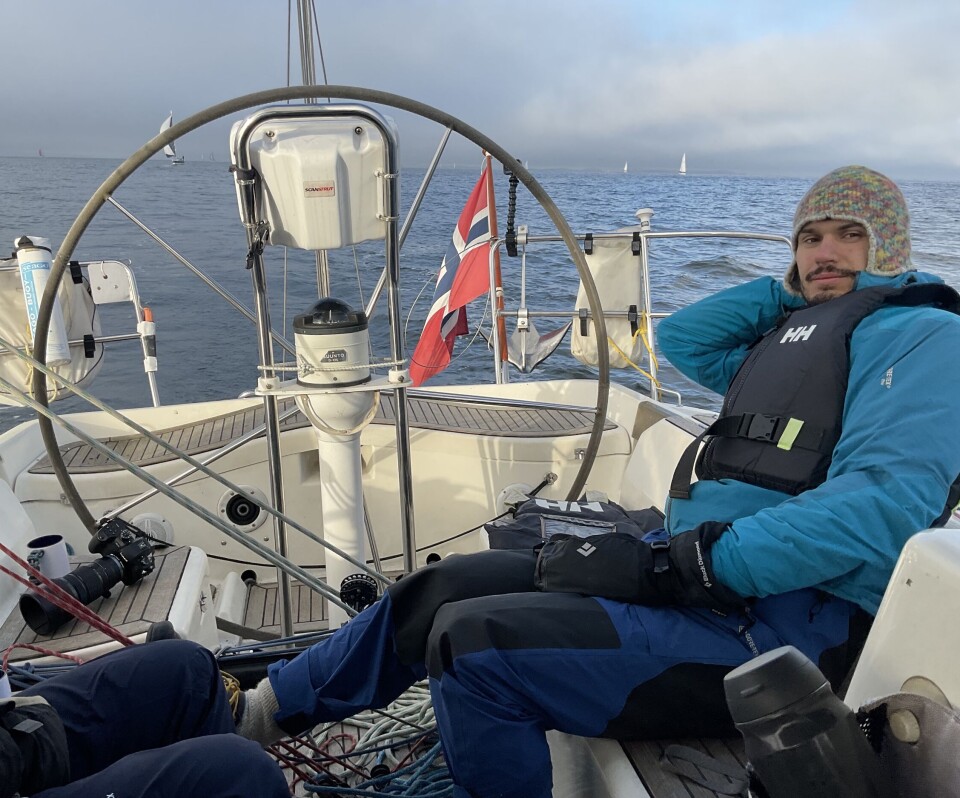 HELT: Isaac Opsvik le helten som reddet iPhonen i sjøen.