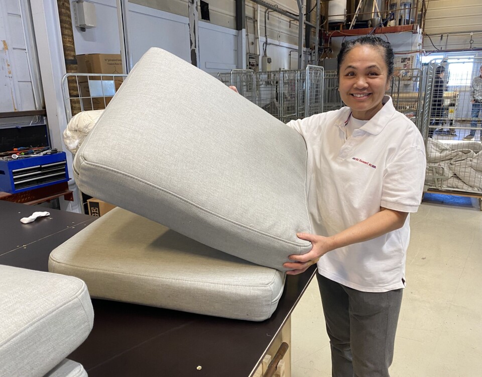 PUTER: Ski Renseri tar også i mot puter til rens, eller andre tekstiler fra båten.