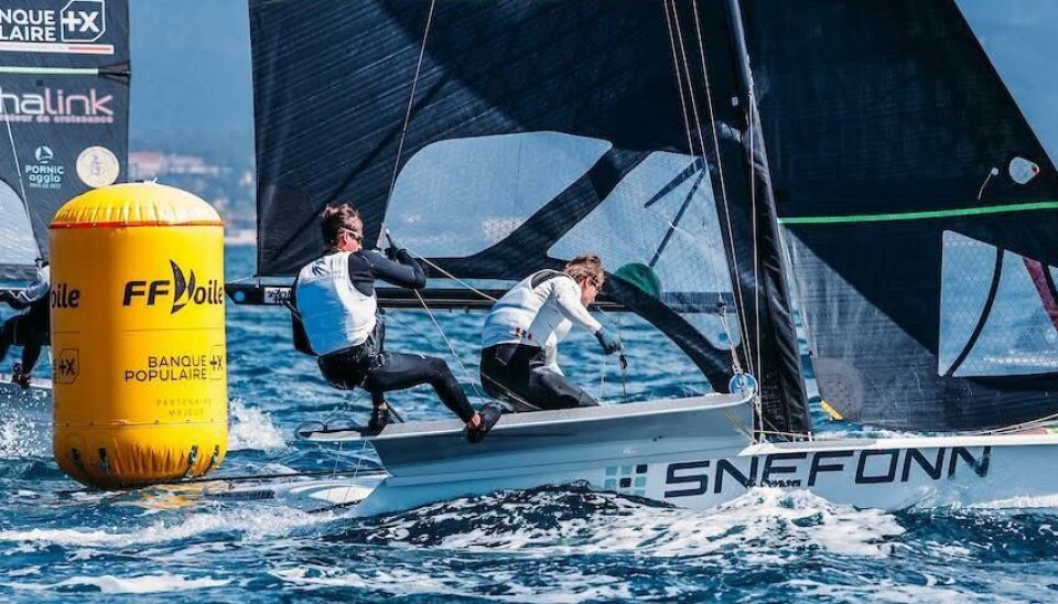 BRA: Markus/Mathias Berthet (49er) viser at de er på vei. 11. plass er imponerende for det ferske laget.