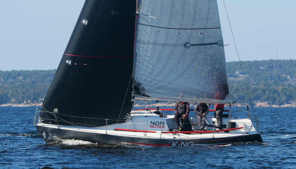 FOKK: «King One» har en fokk i stede for genua, og en spinnaker som går helt til mastetoppen.