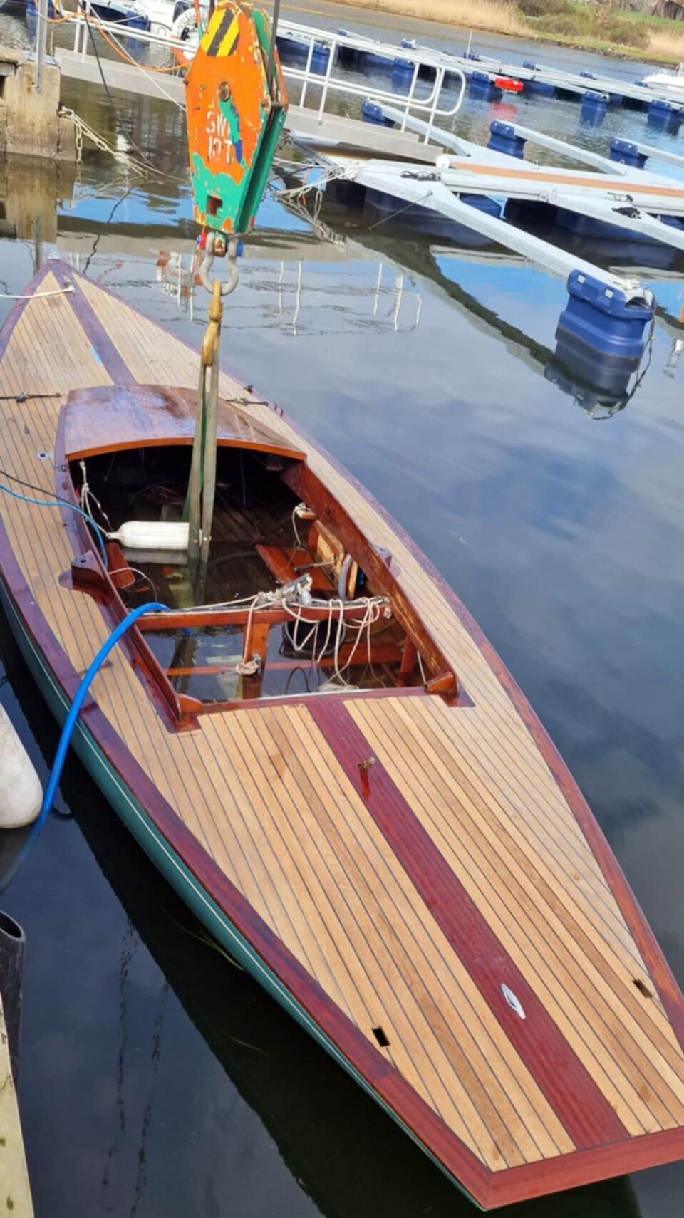 ærverdig båt: Det har vært mye arbeidet på «5’ærn», en gammel, klassisk treseiler fra Isegran i Fredrikstad.
