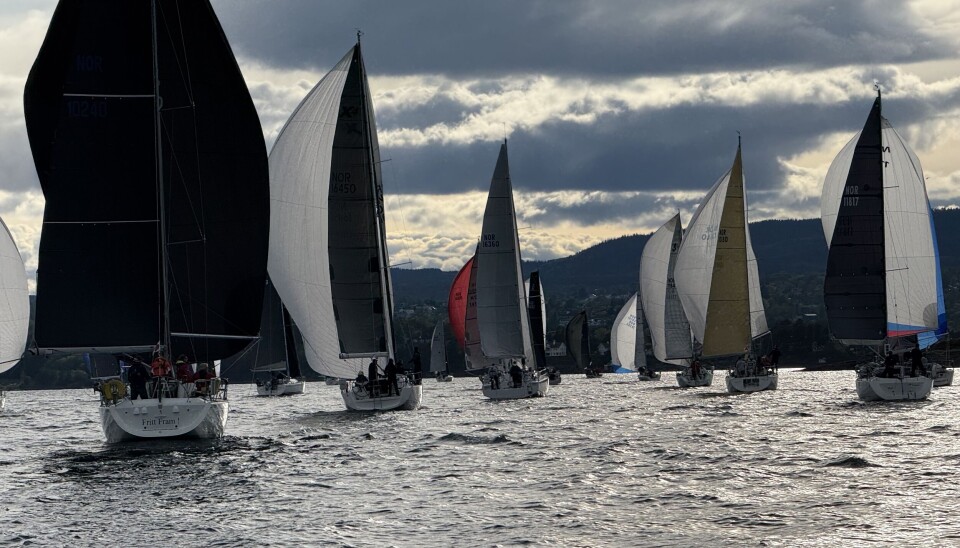SPINNAKER: Mot Asker for full duk.