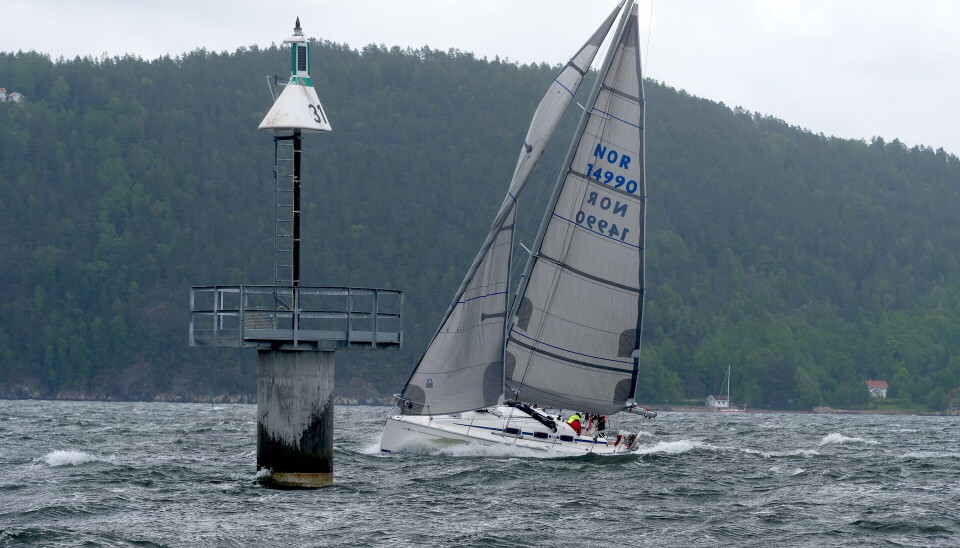 RUNDING: Krevende jibb rundt merket ved Steilene.