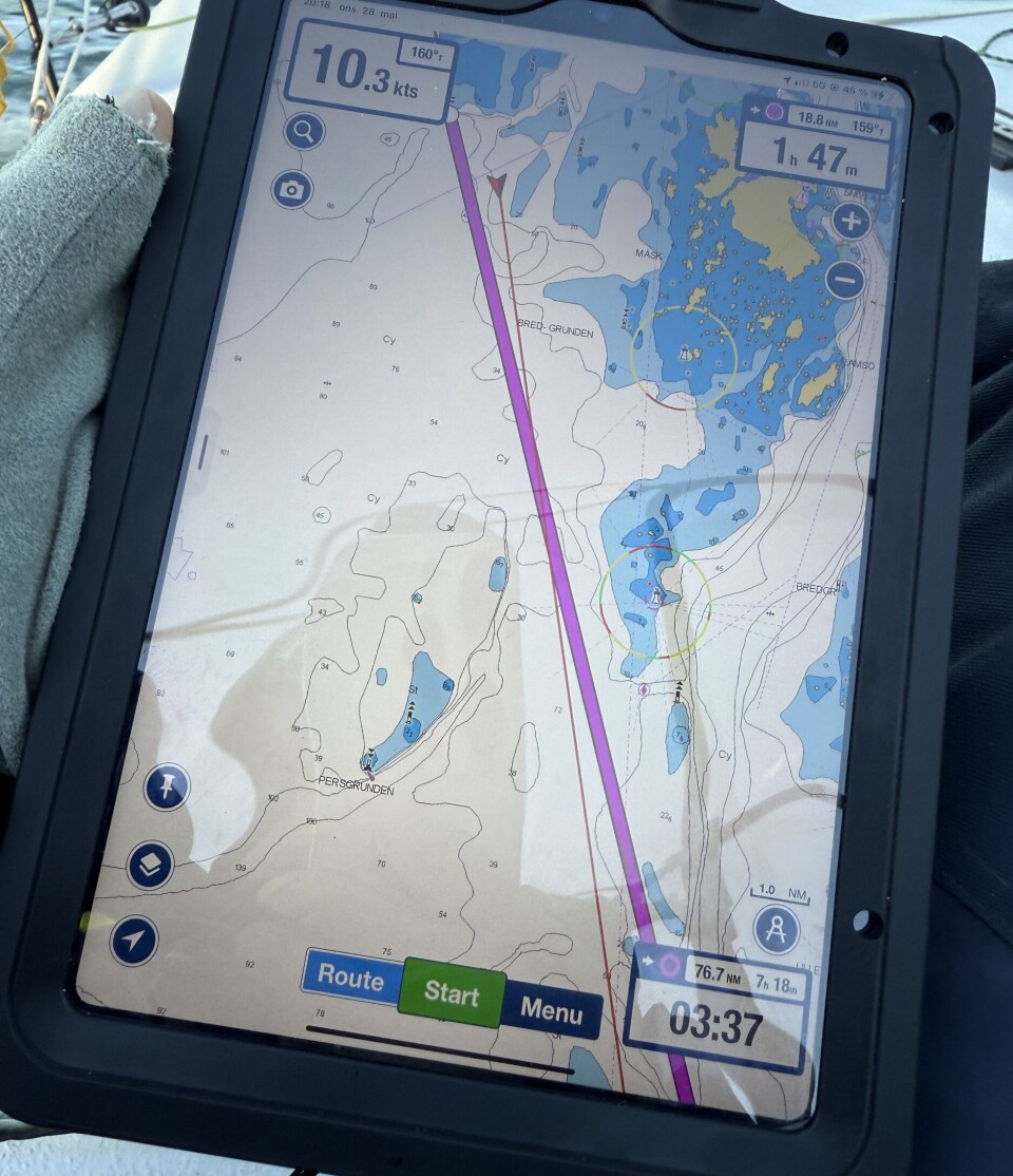 NAVIGERING: Distansene blir korte med over 10 knop i snitt.