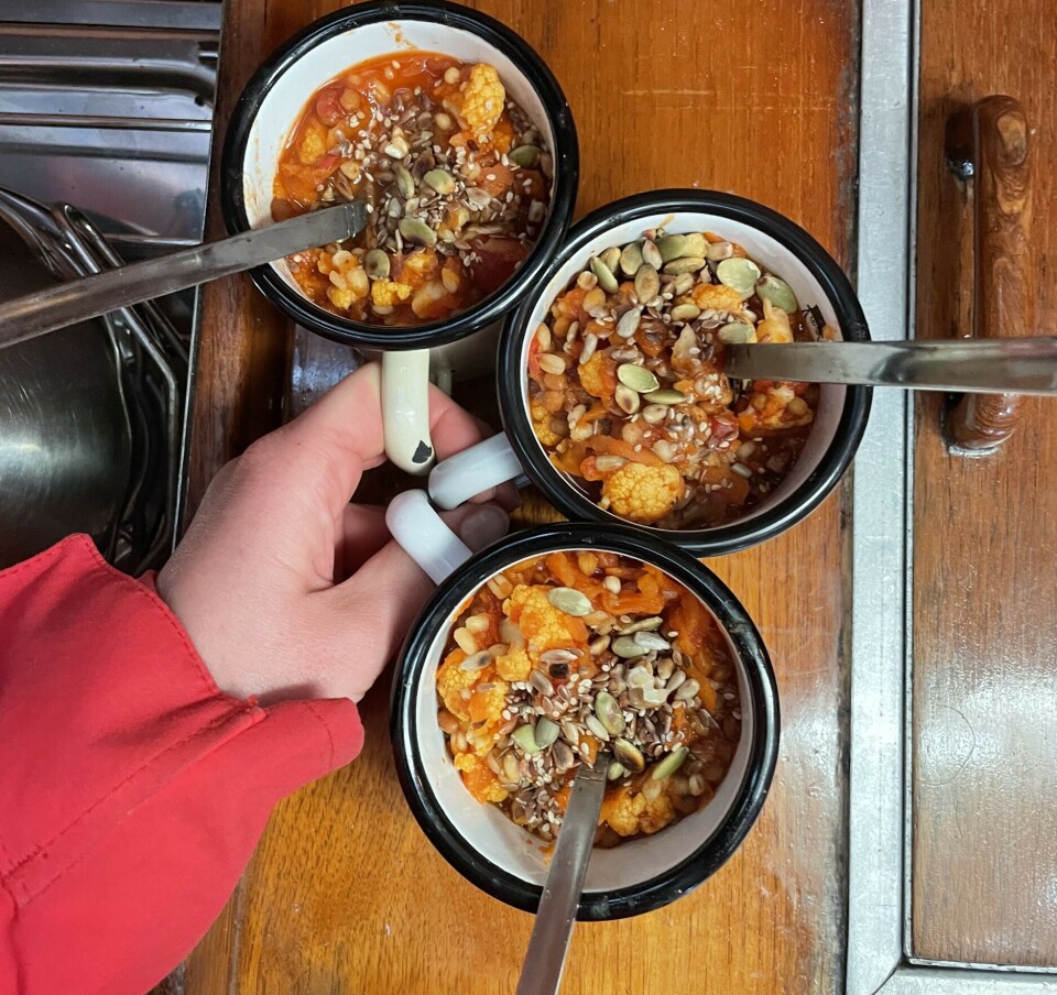 SERVERING: Matlaging på kryss er noe som også må mestres.