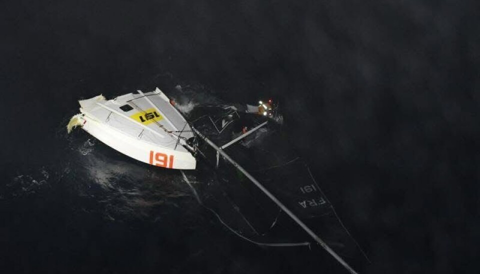 FORSKIPET: En del av Class 40-båten som ble kuttet i to av et lasteskip utenfor Brest.