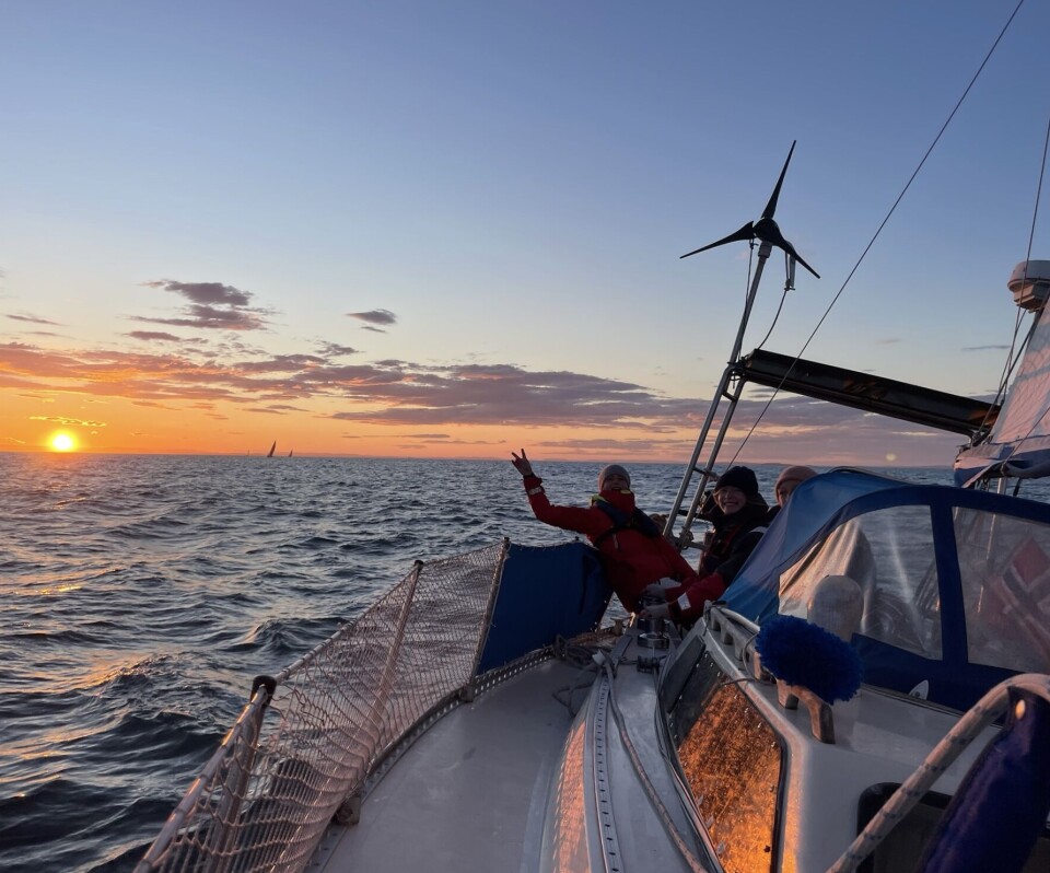 Herlig solnedgang på Fatuhiva utenfor Hvaler